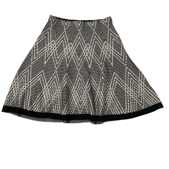 Vila Milano black and white geometric stretch knit skirt - Picture 1 of 4